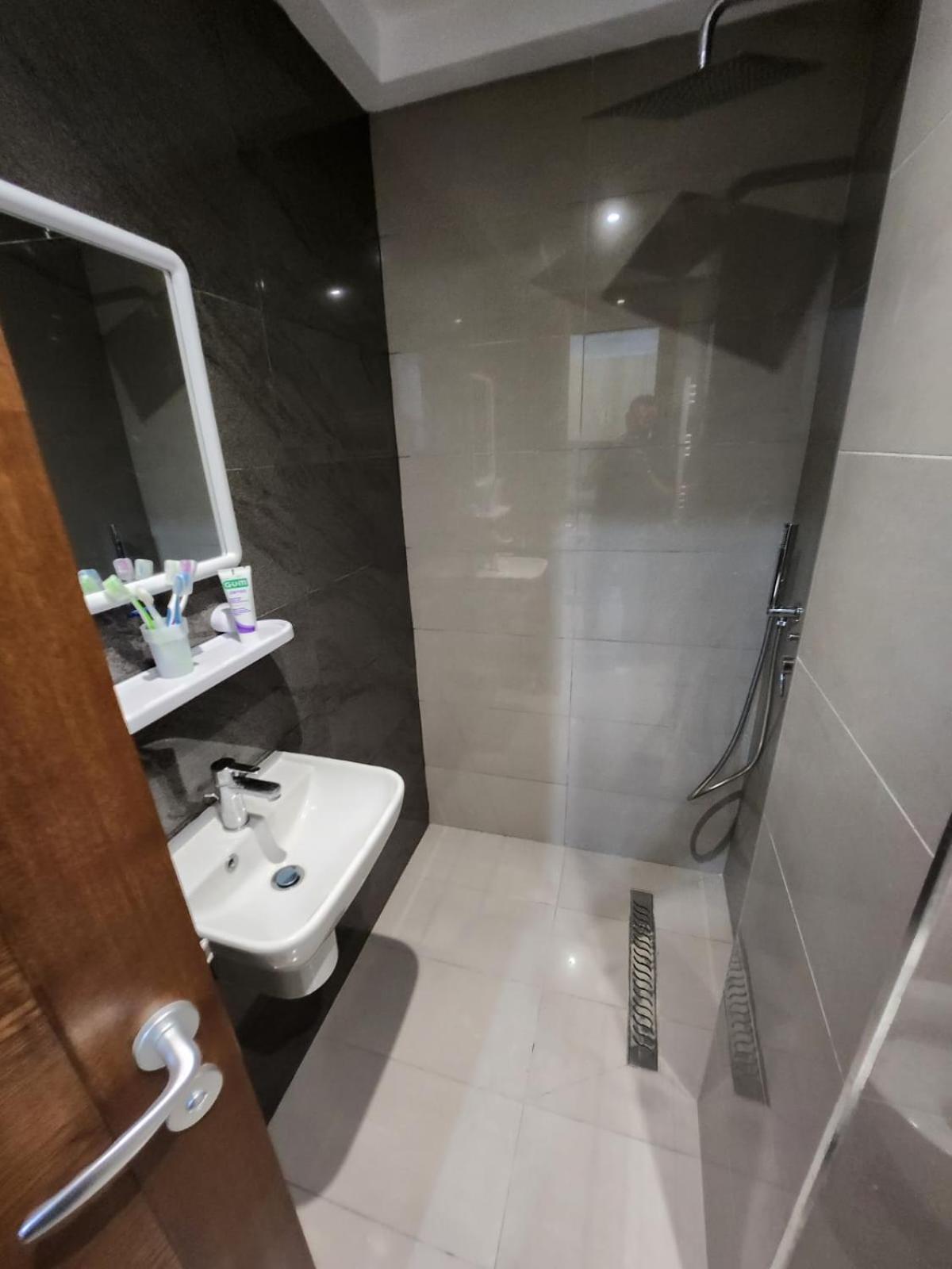 Appartement Elegant S1 Meuble Garde A Ariana -Tunis Extérieur photo